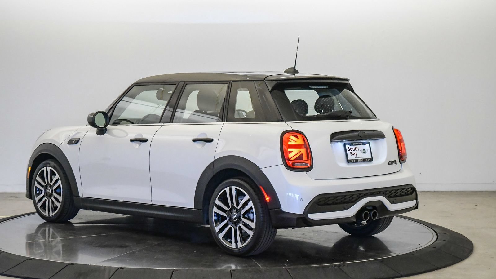 mini hardtop 4 door 2024 WMW53DK06R2U72882 image mini hardtop 4 door 2024 WMW53DK06R2U72882 image